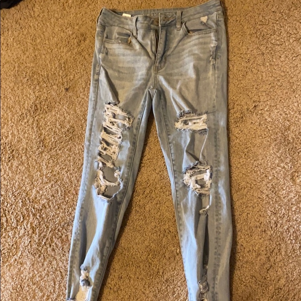 light wash american eagle jeans